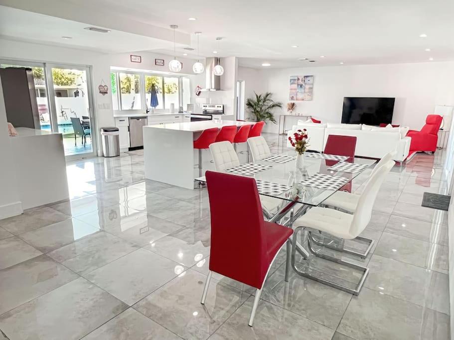 Luxurious & Modern Open Floor Plan Heated Pool Villa Hollywood Buitenkant foto
